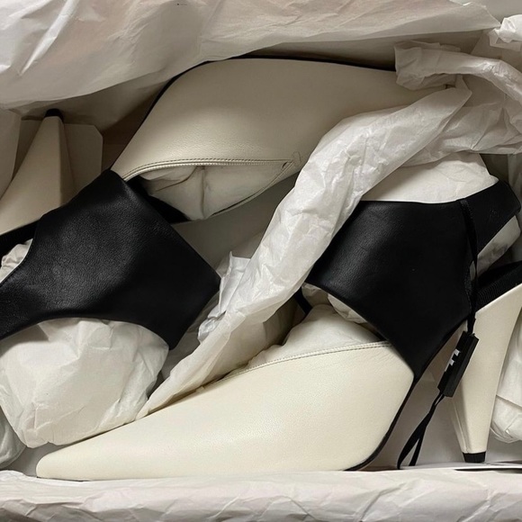 Celine Soft V Neck Bicolor Nappa Lamb 37 - Picture 6 of 9